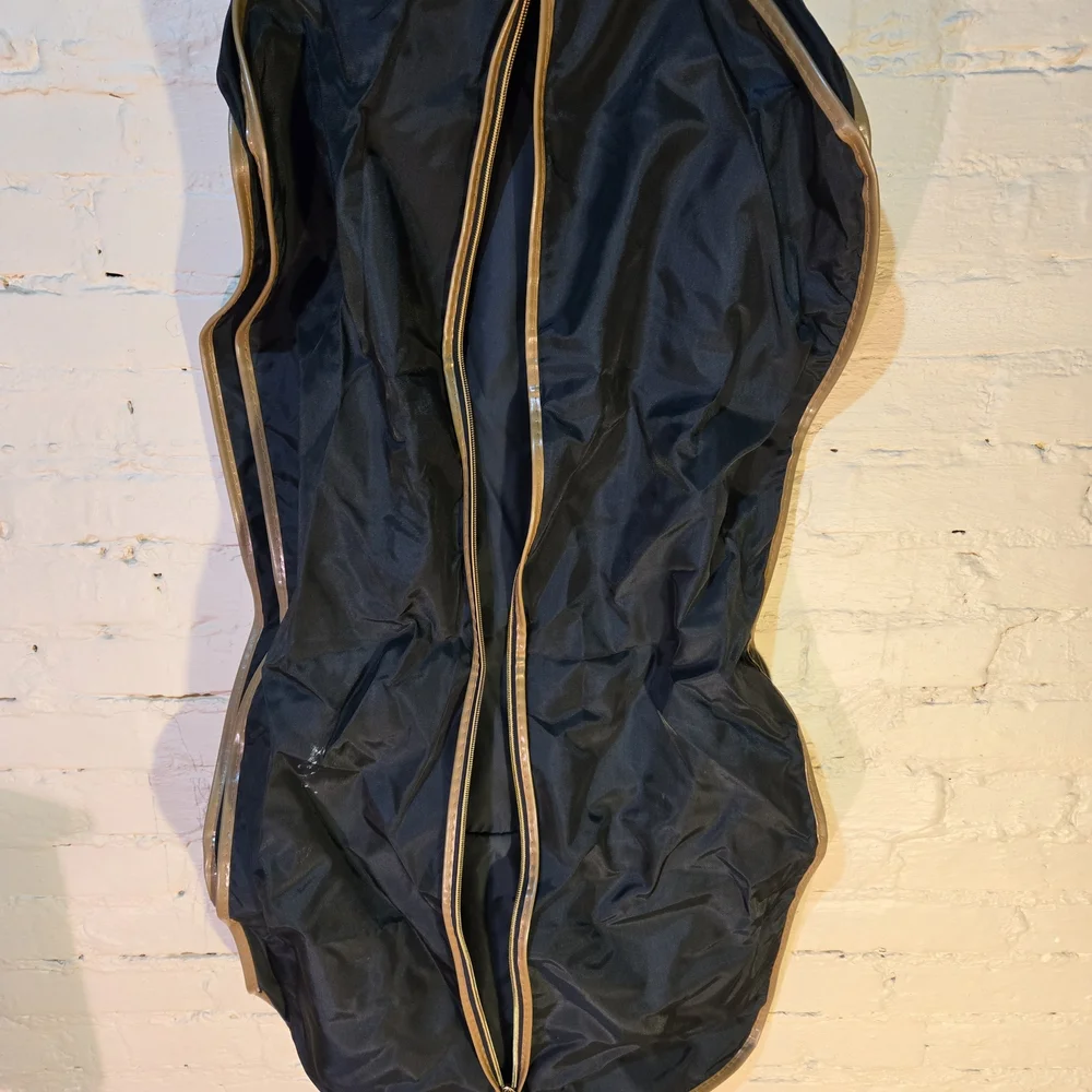 NAVY GARMENT BAG WITH CAMEL COLOR TRIM - ZIP UP/BUSINESS TRAVEL/CHAIN HANGER